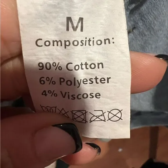 NWOT women's Jean jacket with pearls accent size medium distressed with pockets - Picture 6 of 8